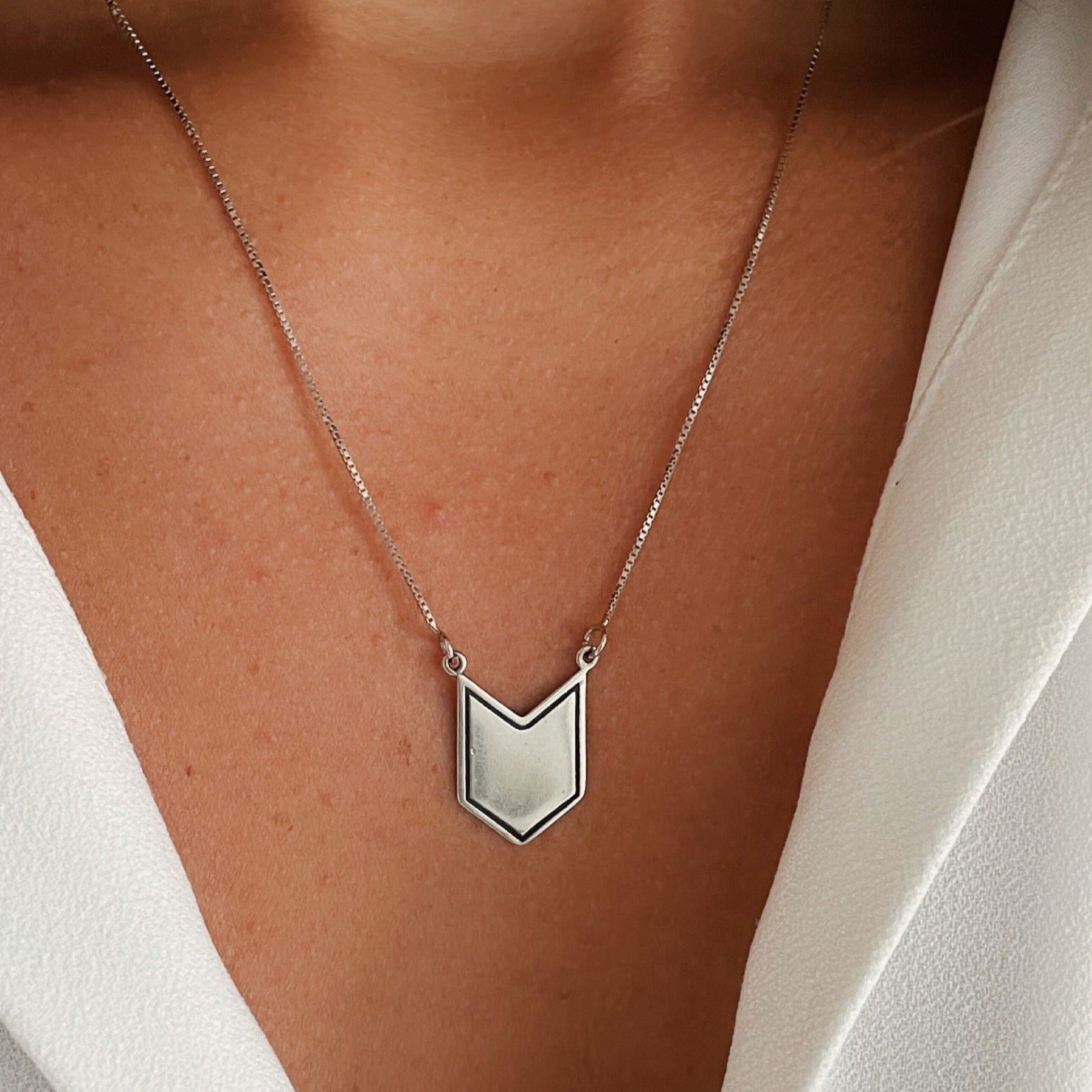 ARROW NECKLACE
